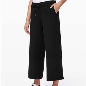 Lululemon On The Fly 7/8 Wide Leg